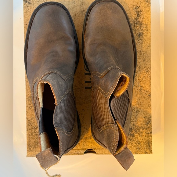 NEW. Men's Hemlock Leather Chelsea Boots from BORN - Picture 9 of 12